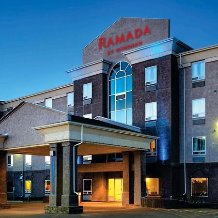 Ramada By Wyndham Prince Albert Bagian luar foto