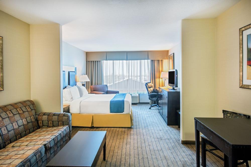 Ramada By Wyndham Prince Albert Bagian luar foto
