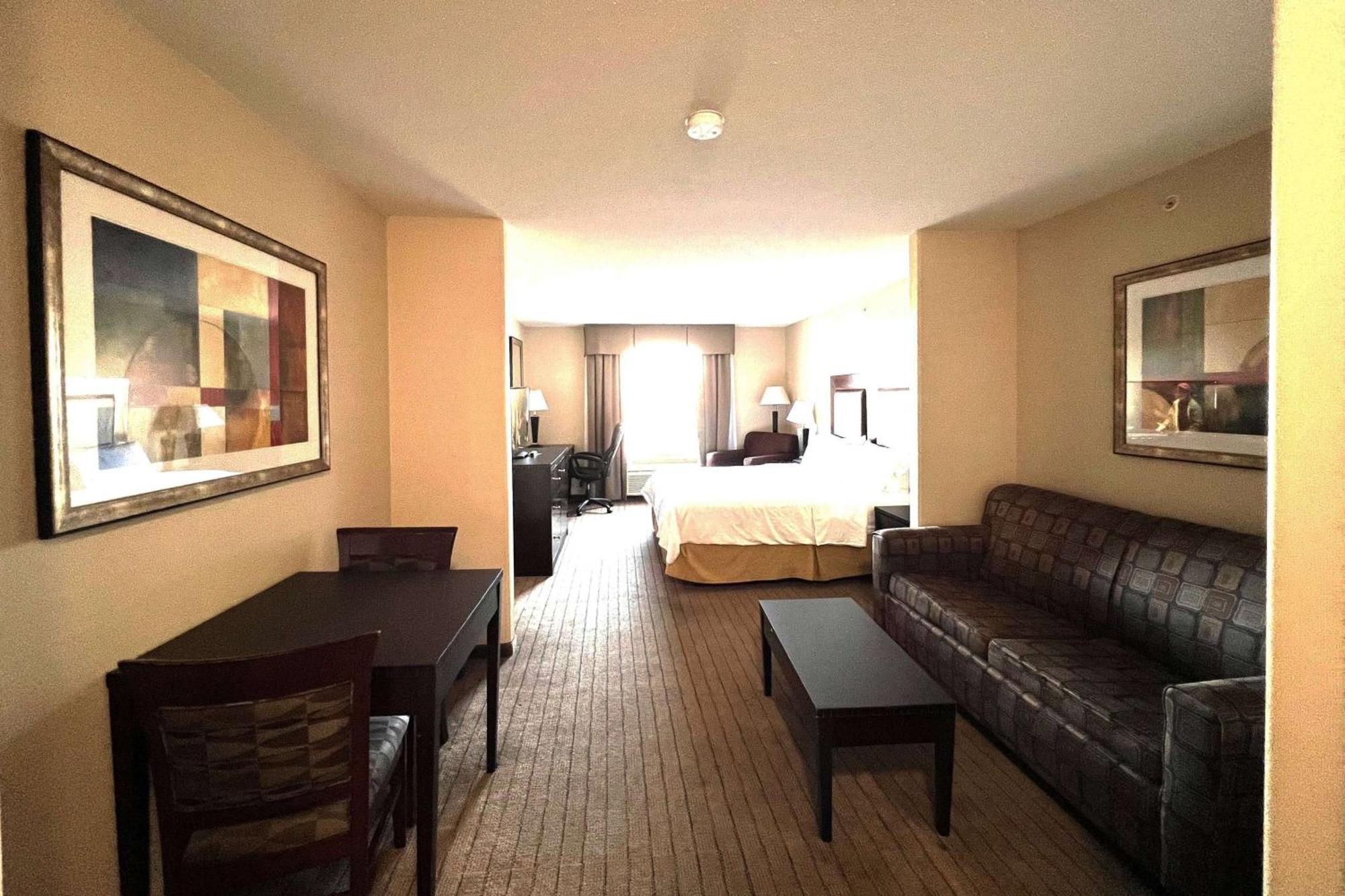 Ramada By Wyndham Prince Albert Bagian luar foto