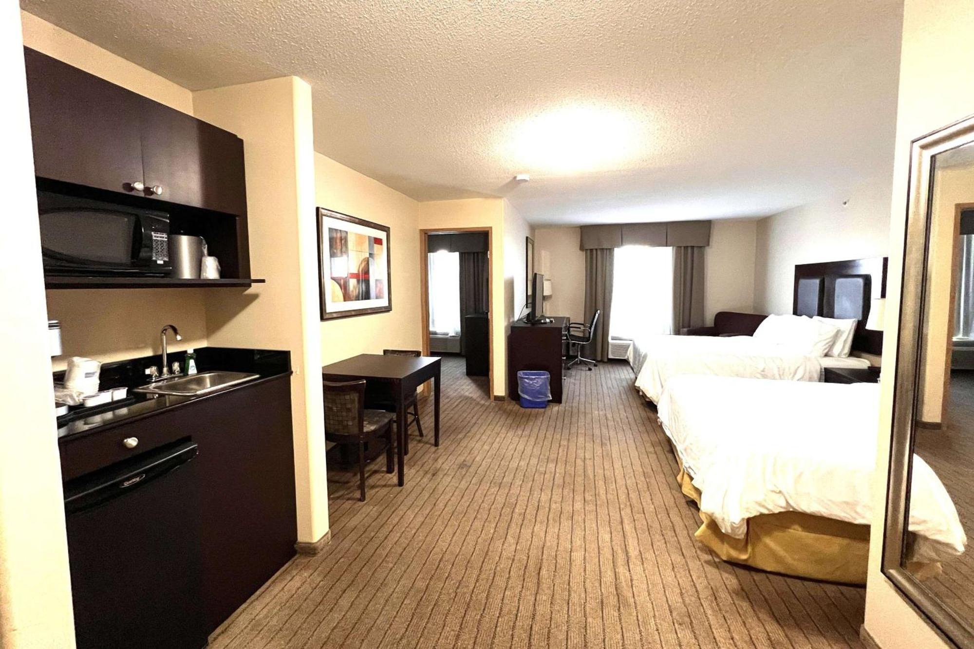 Ramada By Wyndham Prince Albert Bagian luar foto