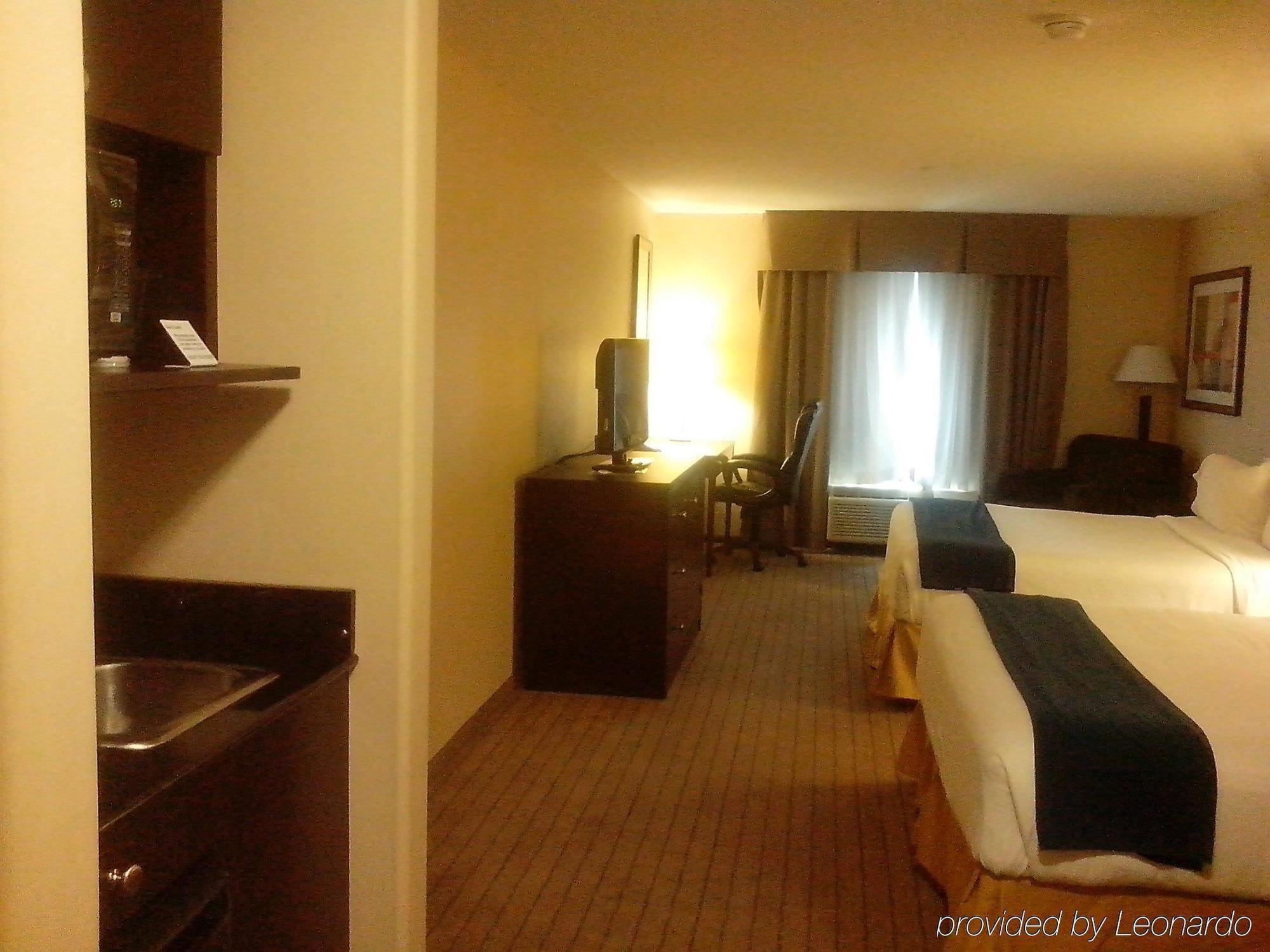 Ramada By Wyndham Prince Albert Bagian luar foto