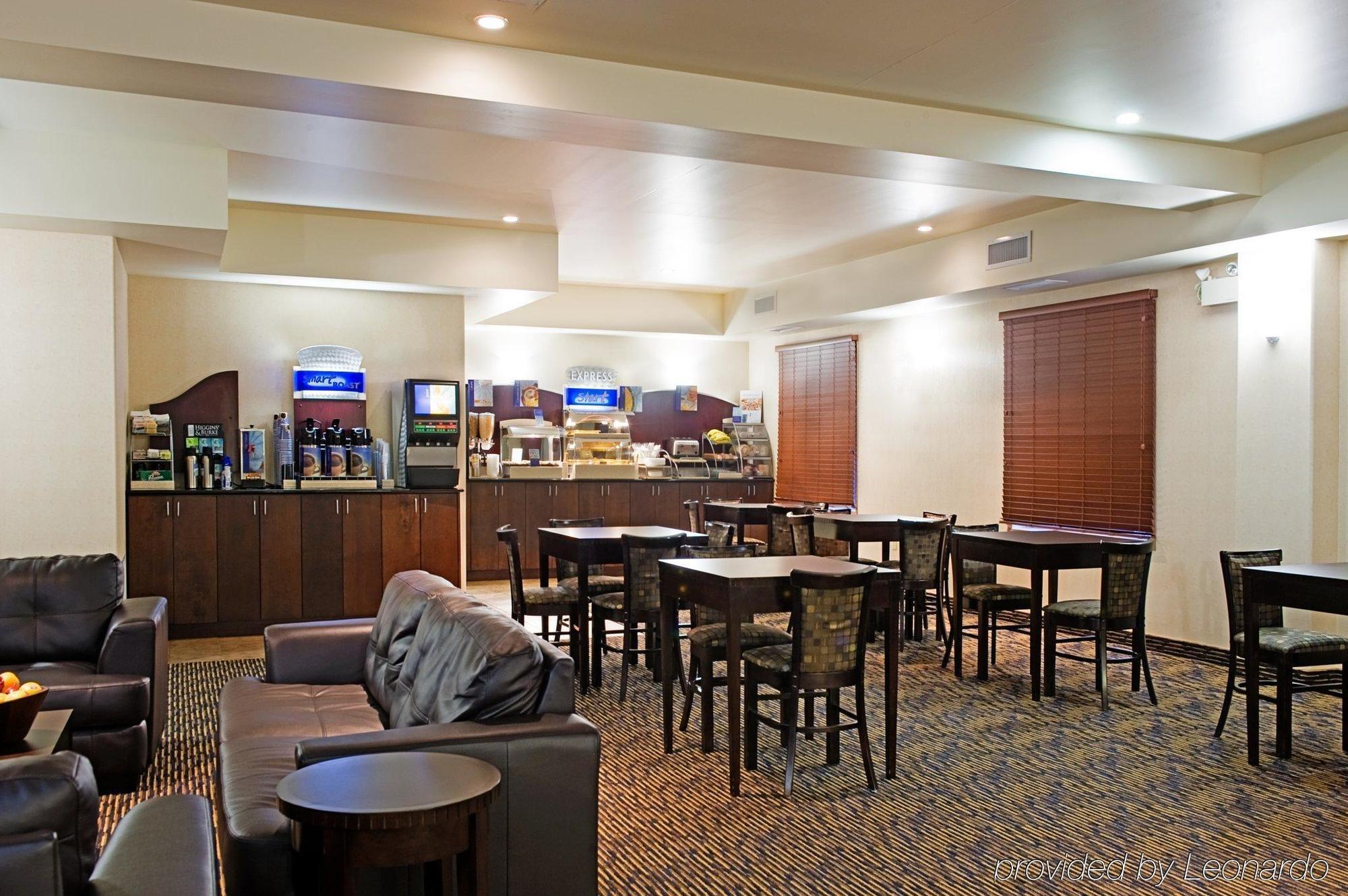 Ramada By Wyndham Prince Albert Bagian luar foto