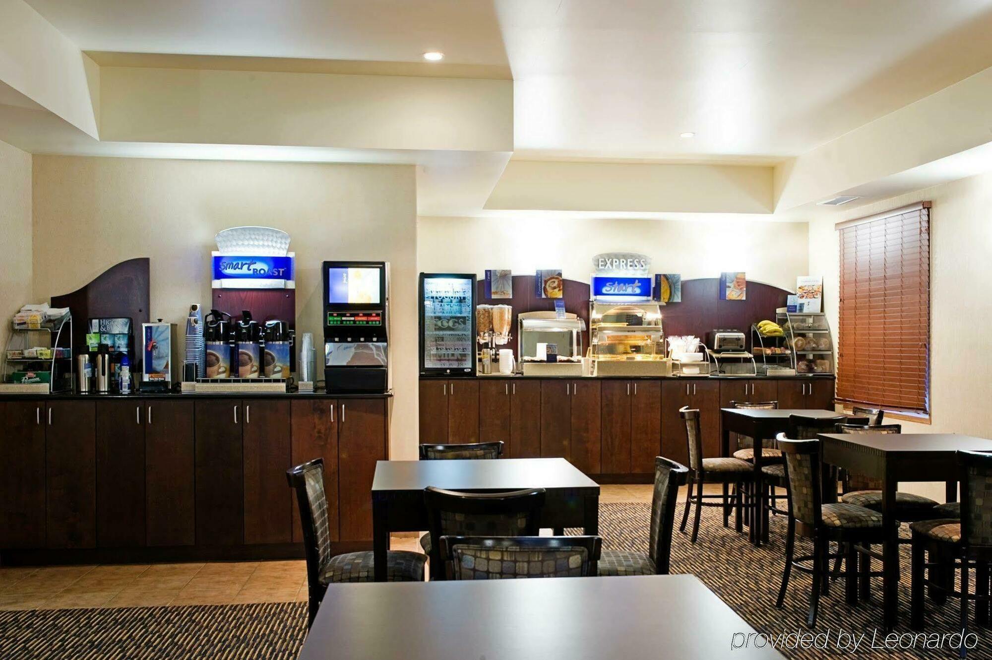 Ramada By Wyndham Prince Albert Bagian luar foto