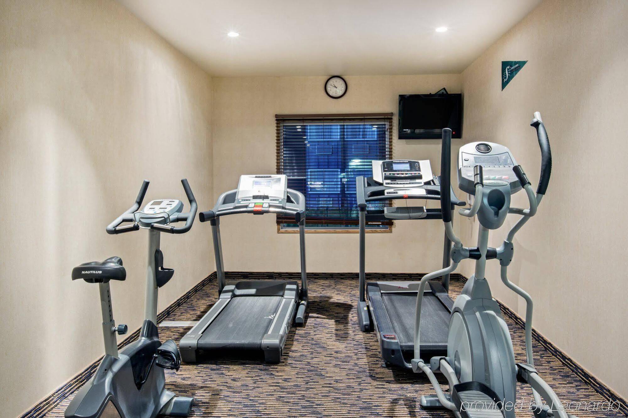 Ramada By Wyndham Prince Albert Bagian luar foto